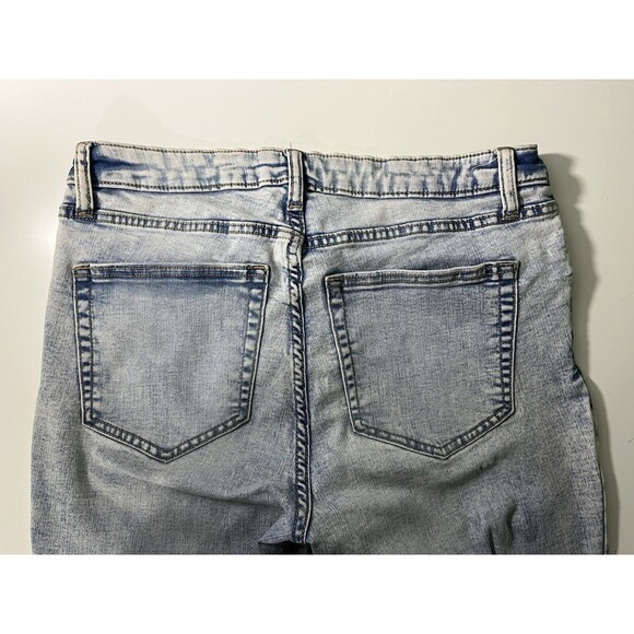 Wild Fable Women High-Rise Flare High Stretch Light Wash Jeans Size 14 - Picture 8 of 8